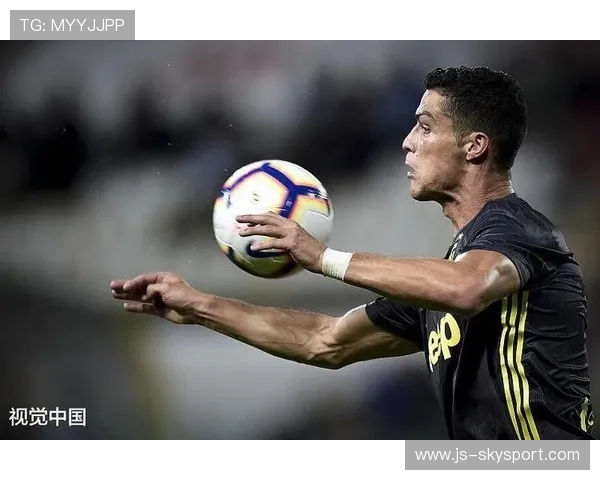 尤文防线在关键时刻做出决定性拦截，锁定胜利的秘诀